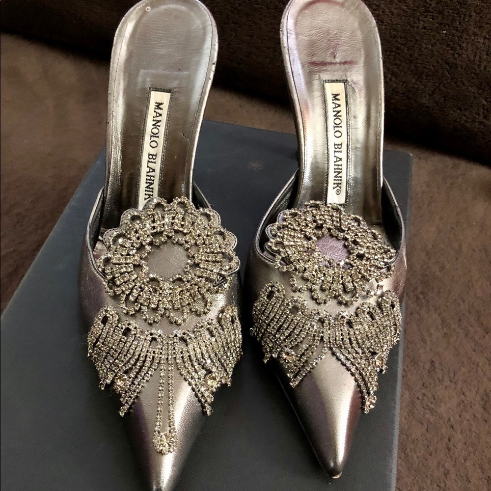 Manolo Blanhik heels!